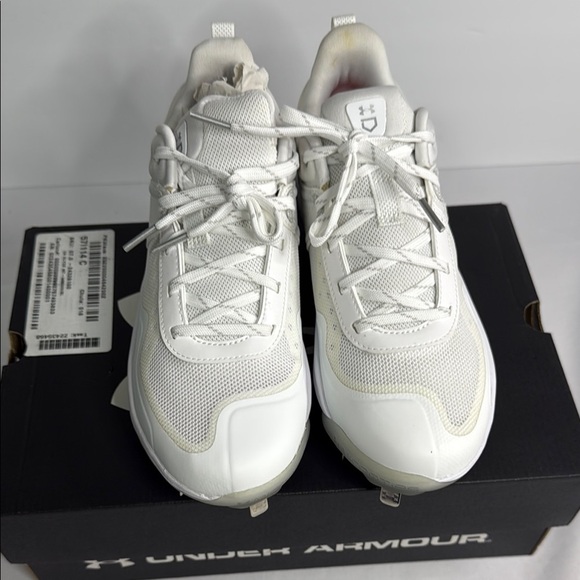 Under Armour White Athletic Softball Cleats - Picture 2 of 7